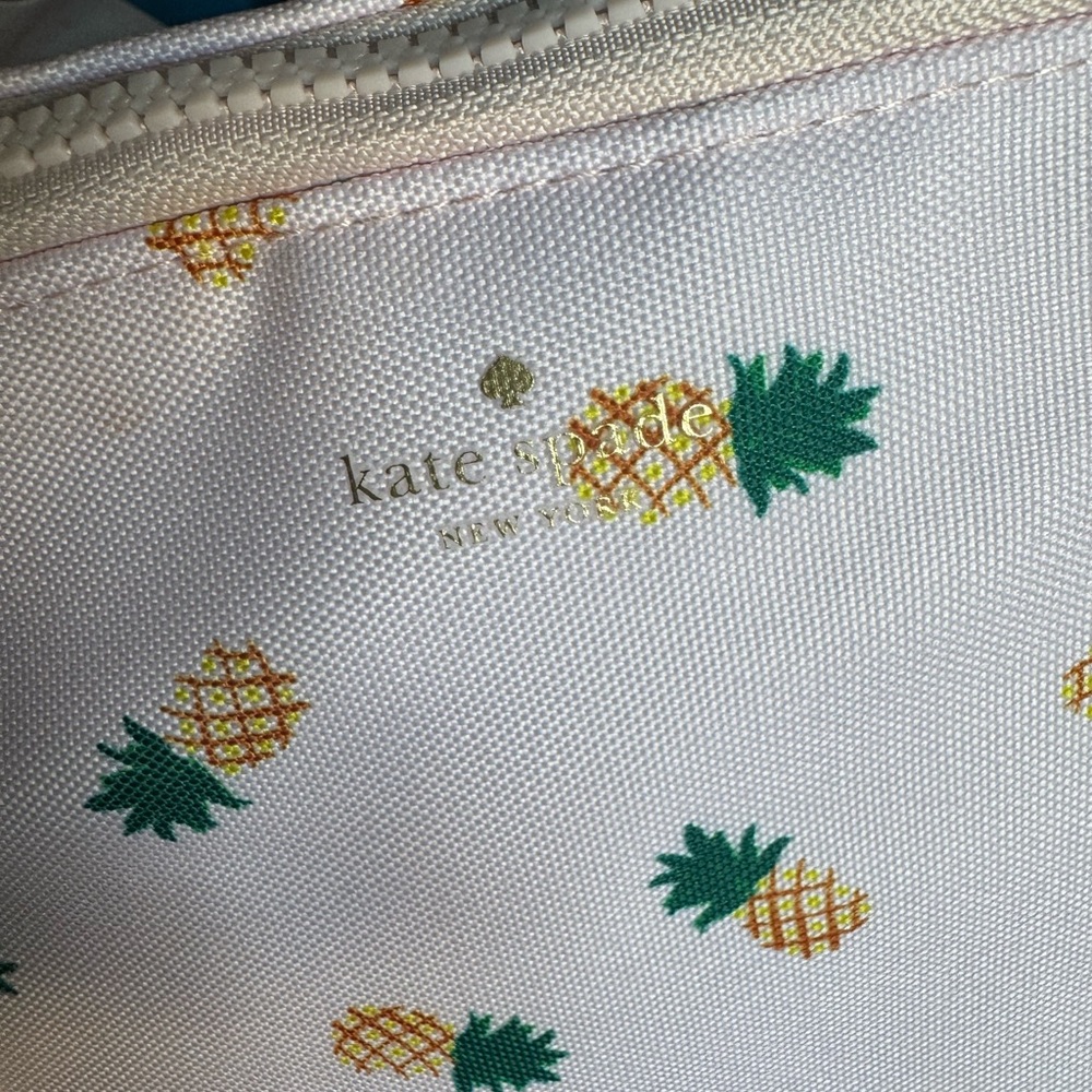 Kate Spade ♠️ pale pink insulated Tote with Pineapple Design🍍FUN & FUNCTIONAL 🍍 - Picture 7 of 11